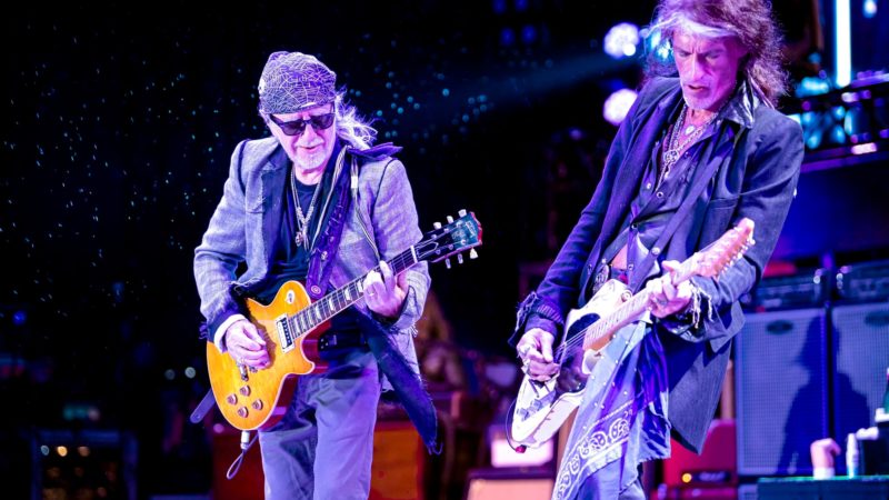 Brad Whitford y Joe Perry en el regreso de Aerosmith